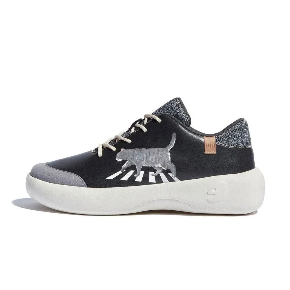 UIN Men’s Sneaker Comfort Walking Travel Shoes(Fluffy Nightcrawler)
